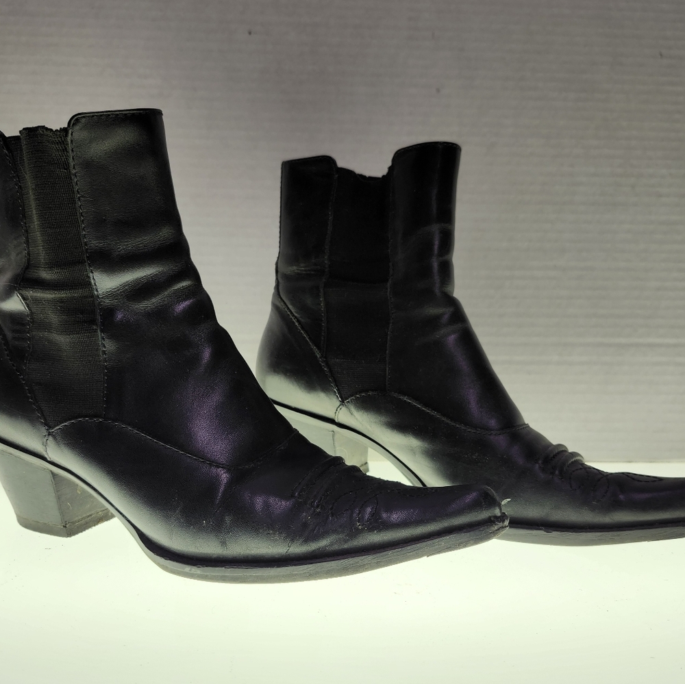 FRANCO SARTO Black Leather Western Ankle Boots